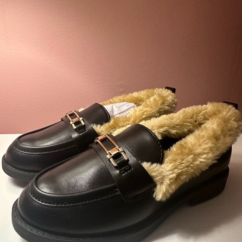 Toddler Girls Black Loafers with Faux Fur Lining